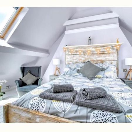 Charming 3-Bed Cottage In 斯沃尼奇 外观 照片